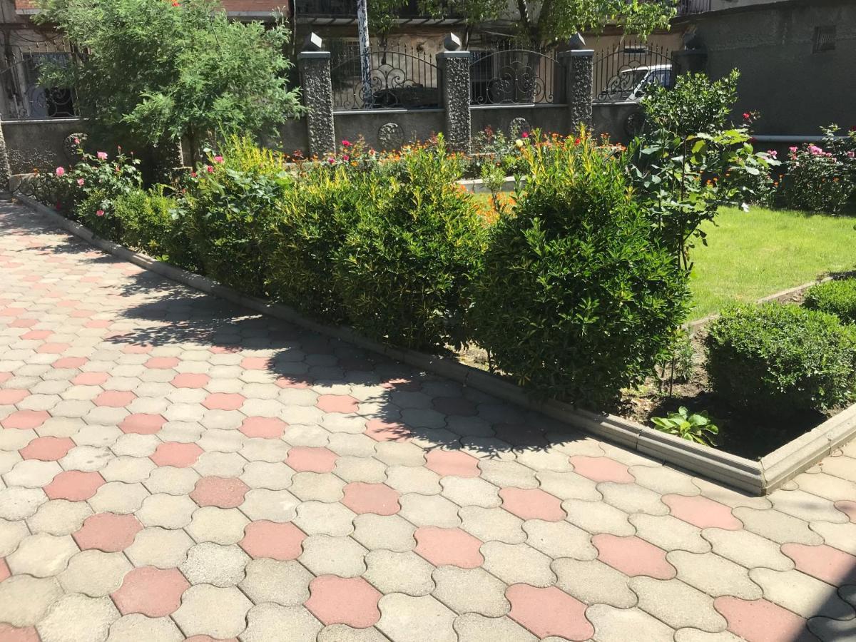 קוטאיסי Hotel Oniks מראה חיצוני תמונה